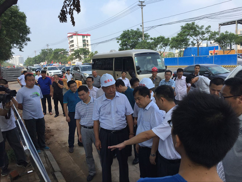 荊門市委別書記視察現場_副本.jpg