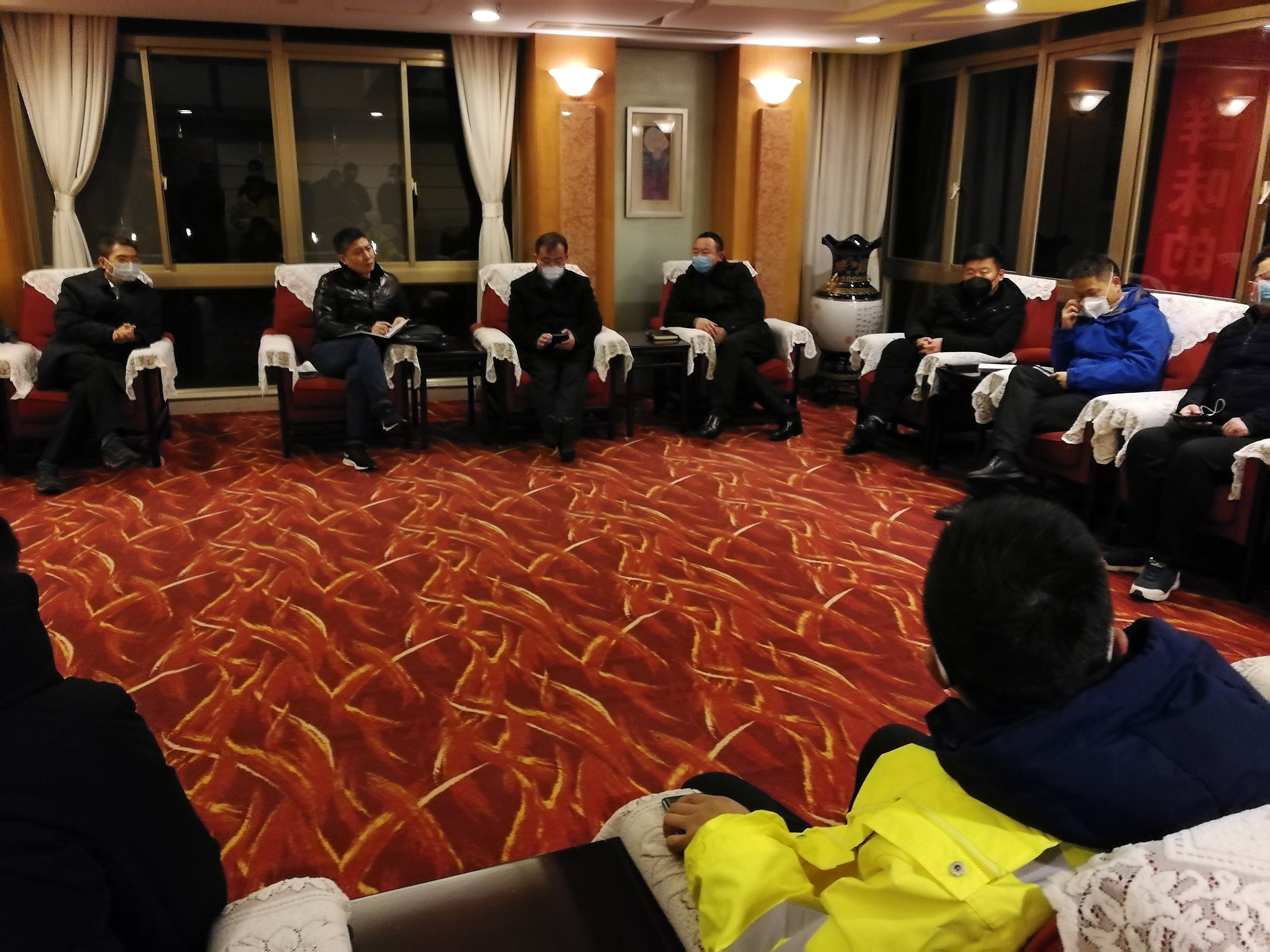 1月23日下午5：20左右，市城建局召開現場工作布置會，航發集團、市政集團相關領導參加會議。.jpg