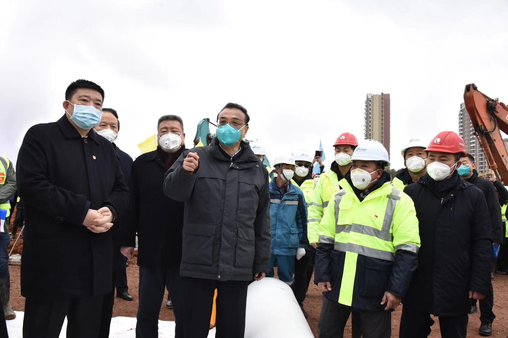 李克強總理到航發集團武漢火神山醫院施工現場考察慰問2.jpg